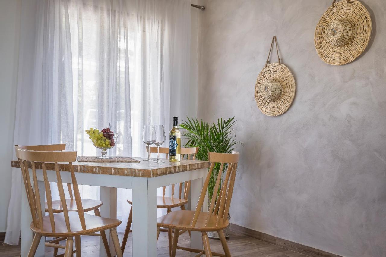 Diana Suites Τραπεζάκι Εξωτερικό φωτογραφία