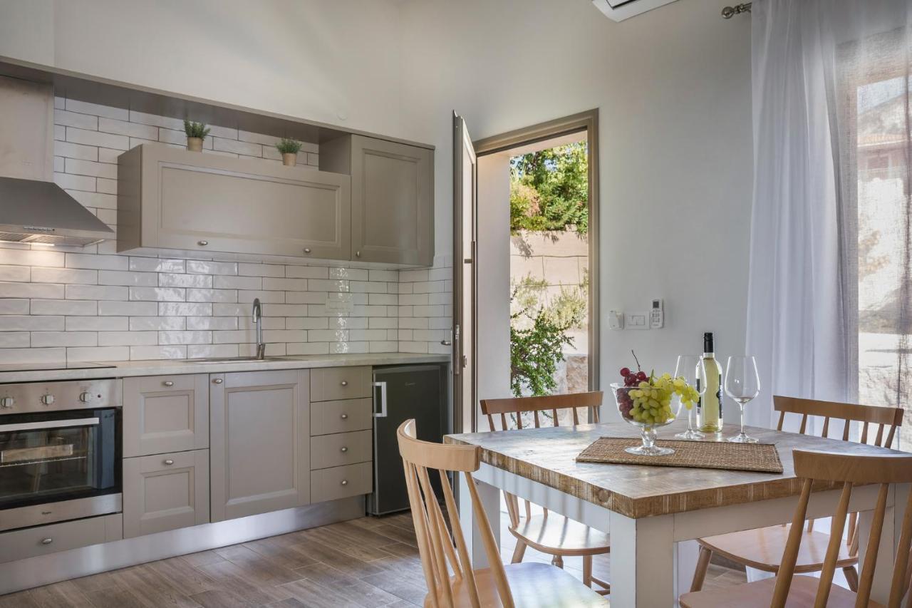Diana Suites Τραπεζάκι Εξωτερικό φωτογραφία